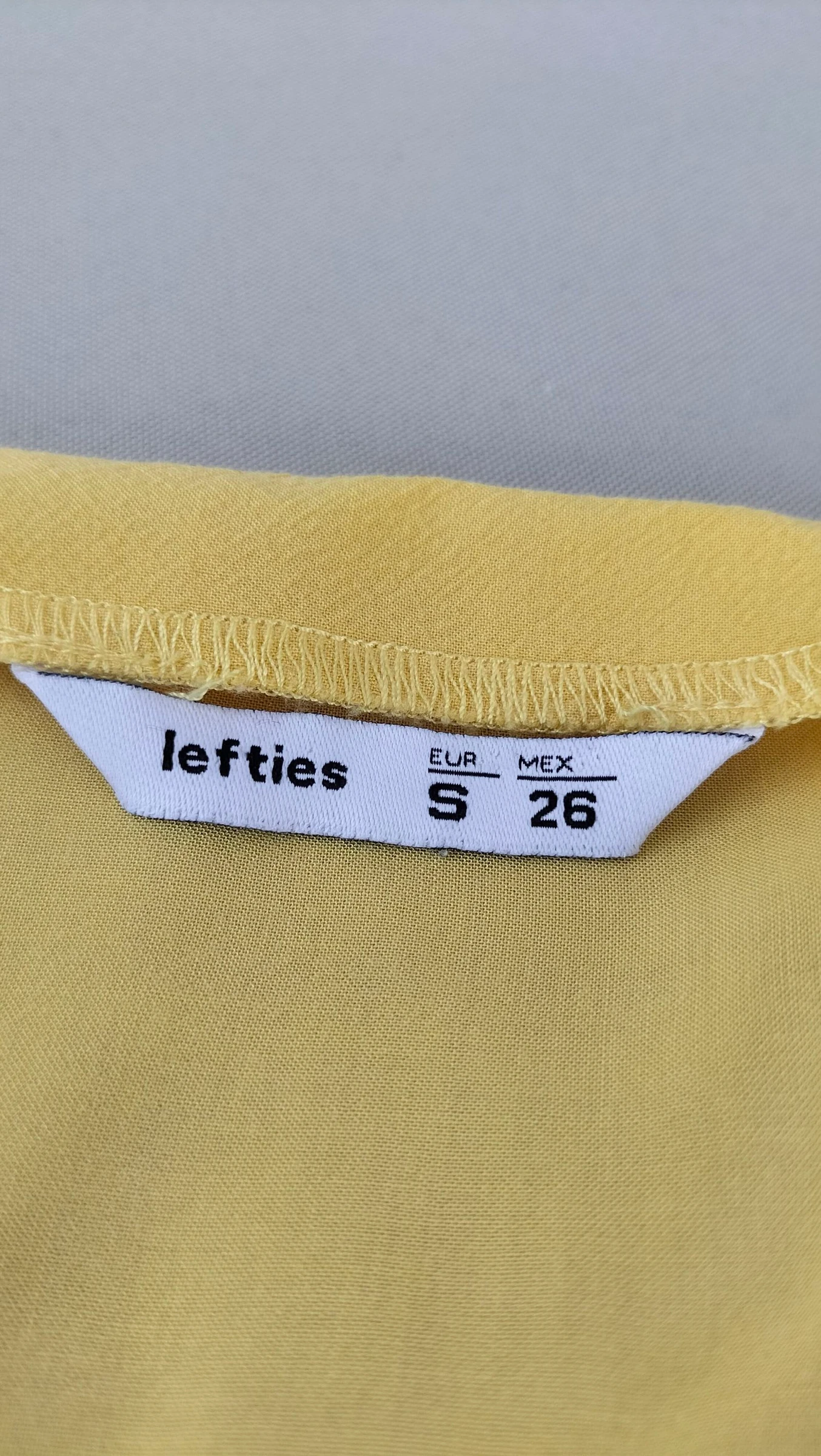 Blusa leve Amarela | P | Lefties | Excelente estado – photo 4